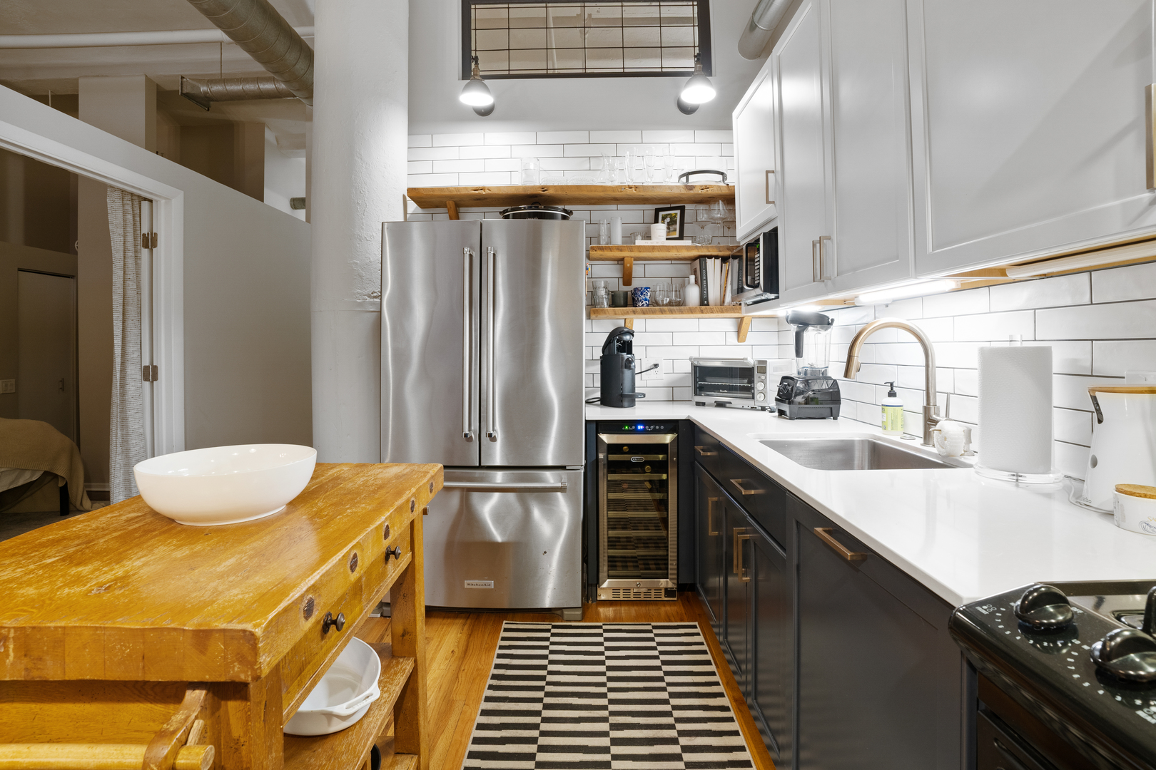 1000 W Washington Boulevard Unit: 305