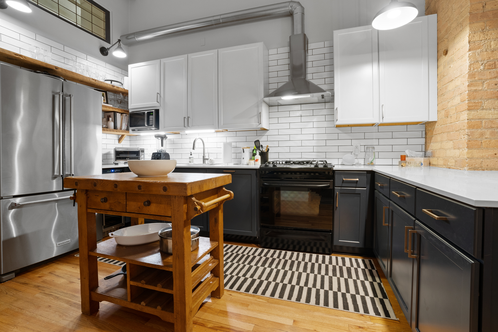 1000 W Washington Boulevard Unit: 305