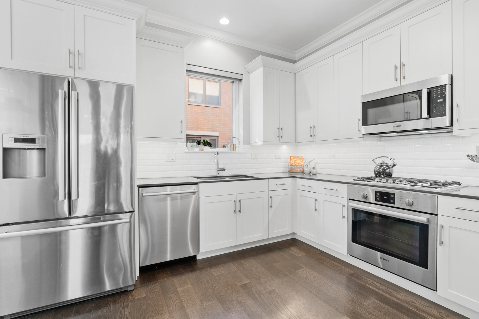 1720 S Prairie Avenue Unit: 4