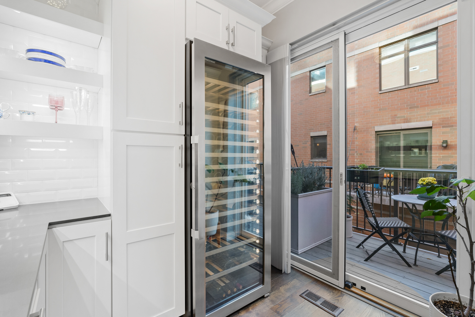 1720 S Prairie Avenue Unit: 4