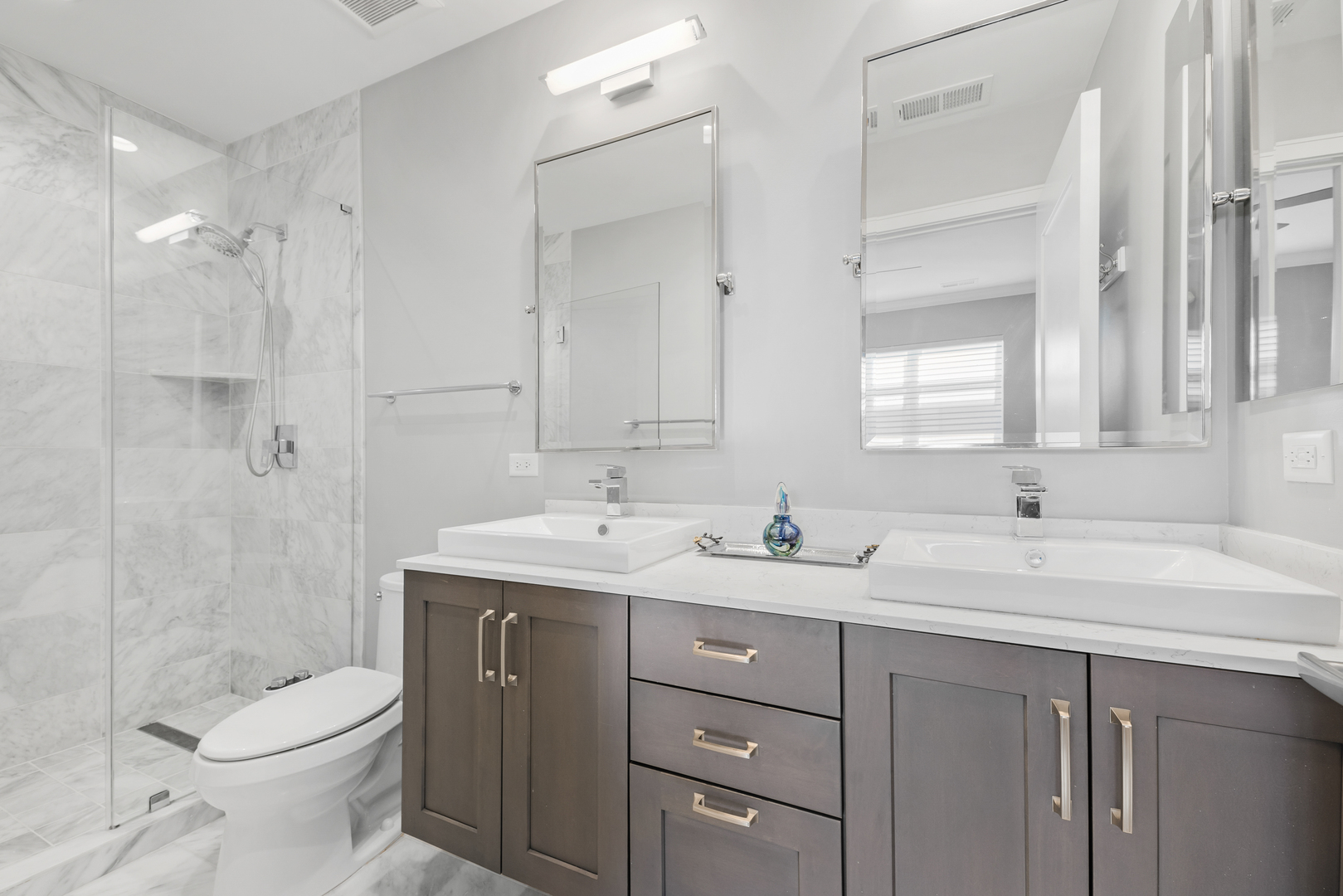 1720 S Prairie Avenue Unit: 4