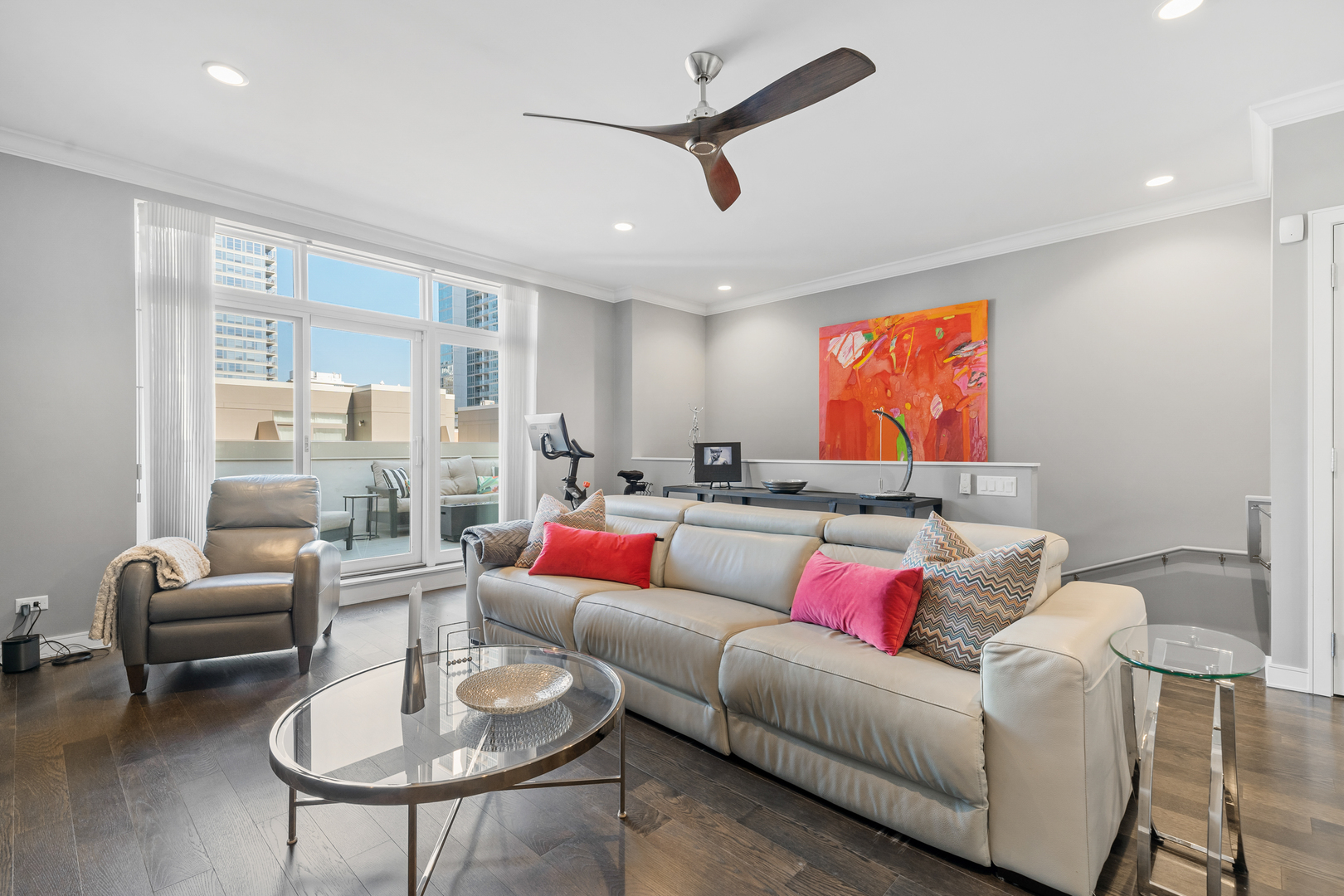 1720 S Prairie Avenue Unit: 4