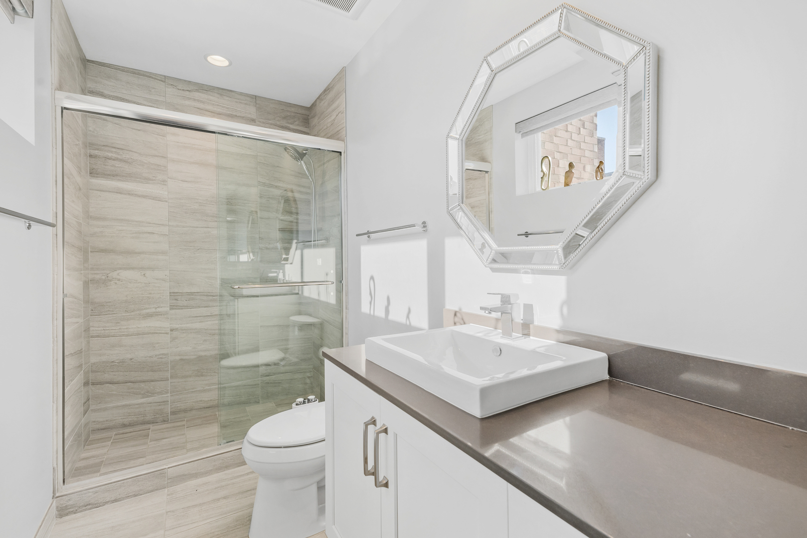 1720 S Prairie Avenue Unit: 4