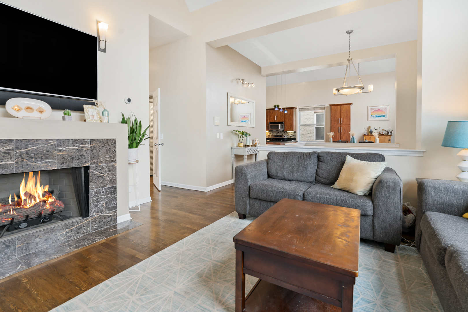 2123 W Rice Street Unit: 4