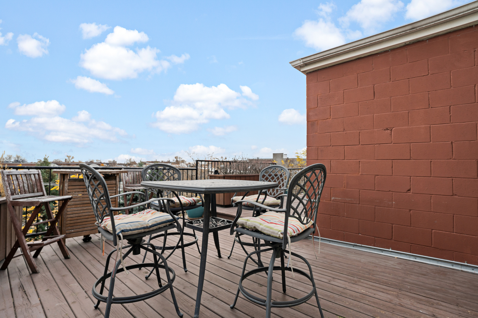 2123 W Rice Street Unit: 4