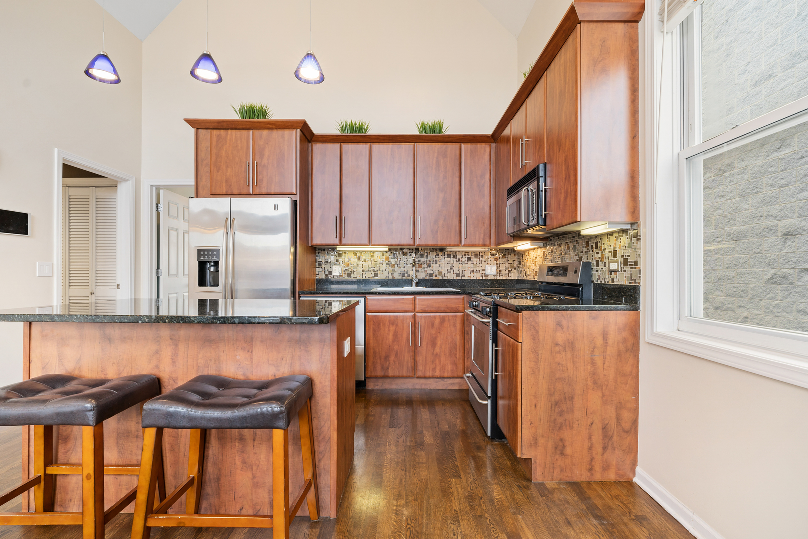 2123 W Rice Street Unit: 4