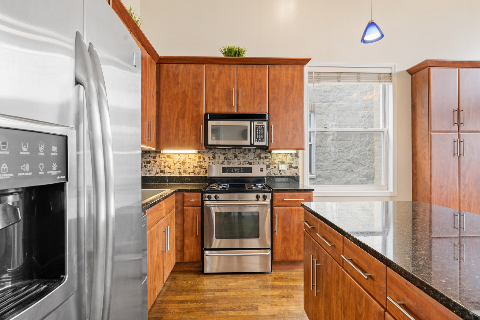 2123 W Rice Street Unit: 4