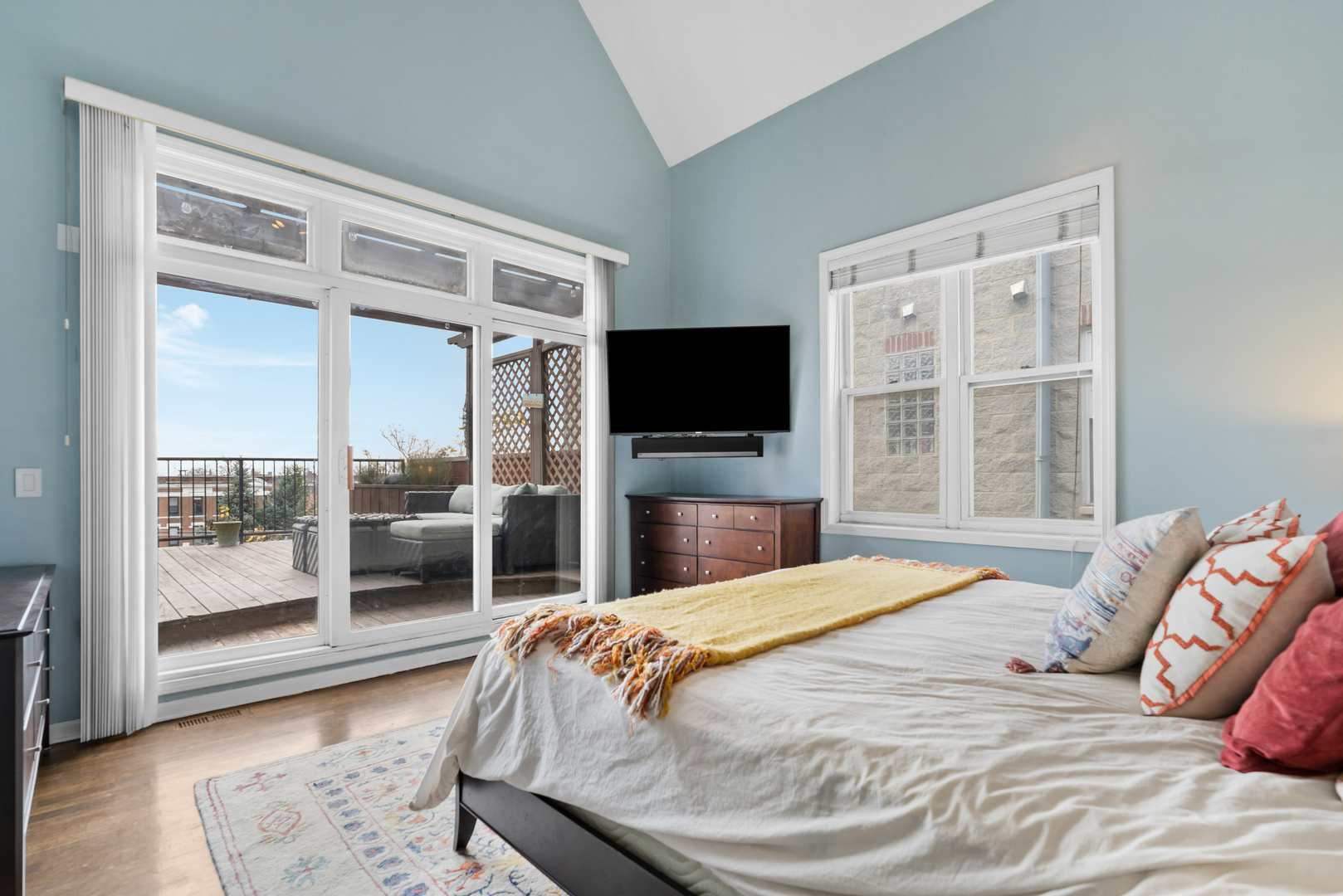2123 W Rice Street Unit: 4