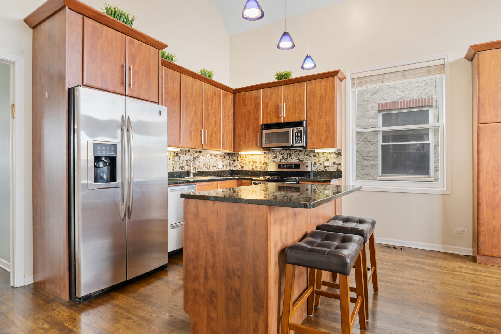 2123 W Rice Street Unit: 4