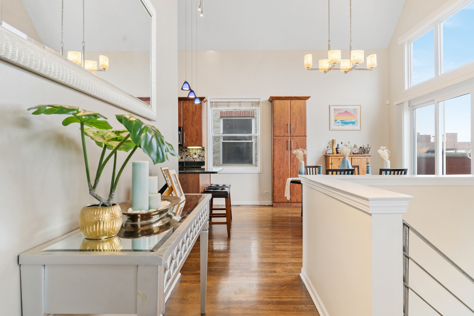 2123 W Rice Street Unit: 4