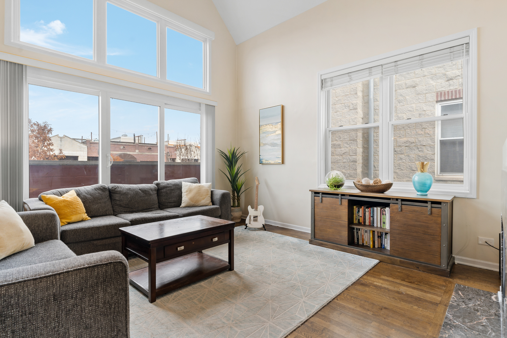 2123 W Rice Street Unit: 4