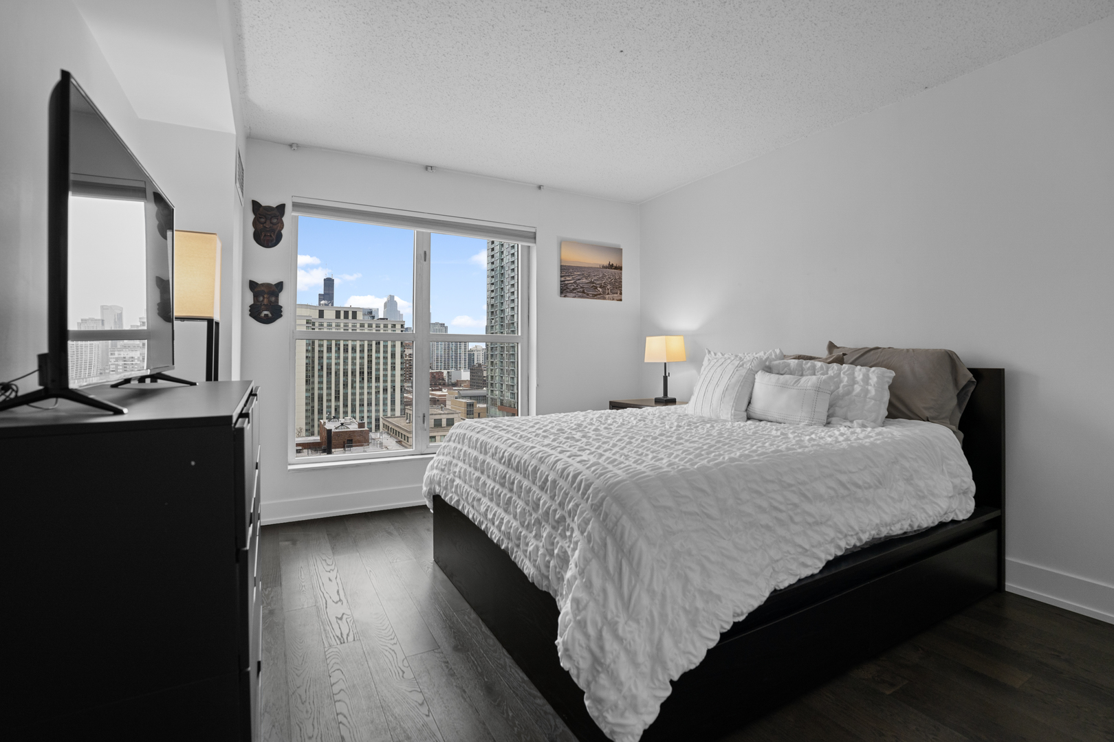 1212 N La Salle Drive Unit: 1401