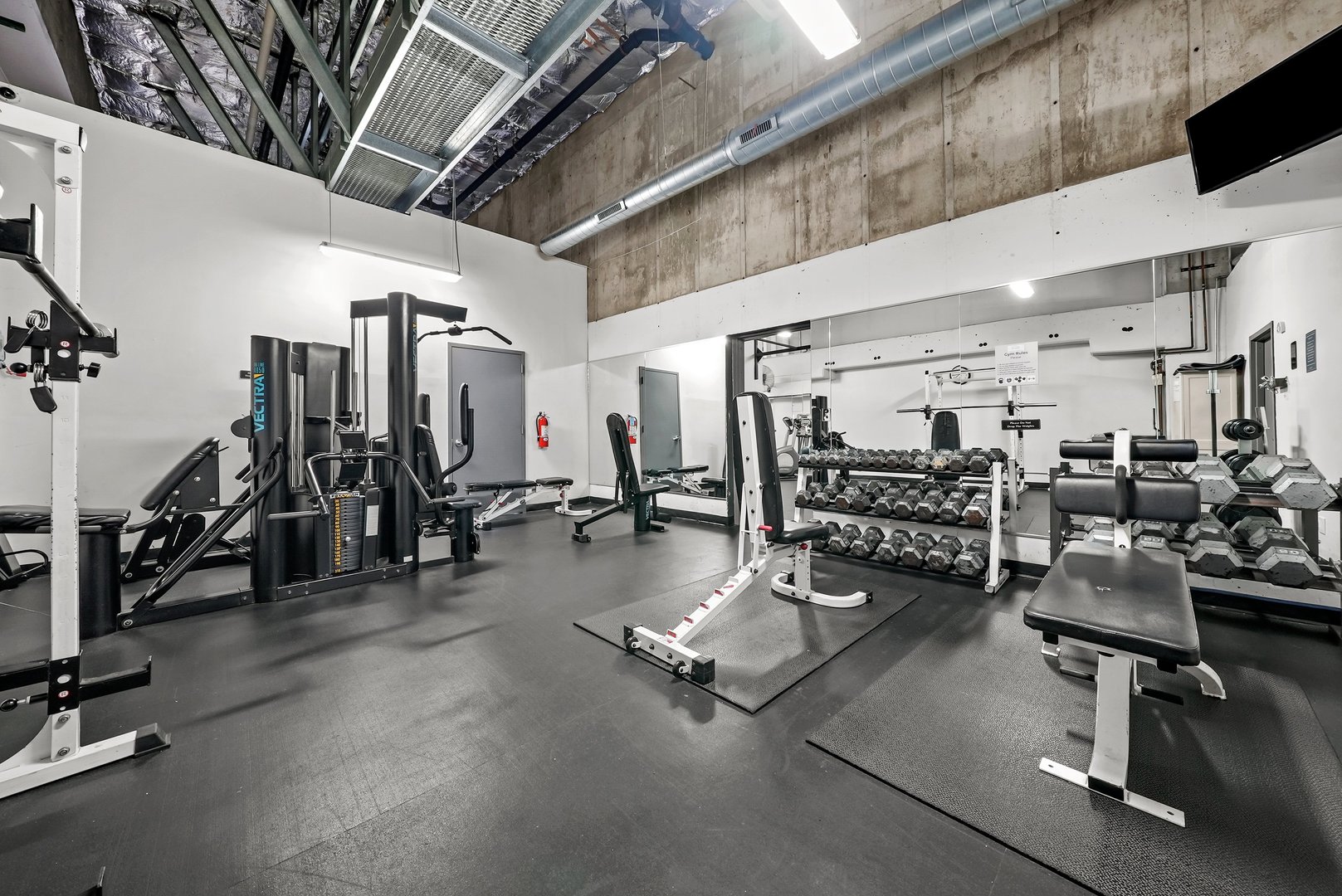 1212 N La Salle Drive Unit: 1401