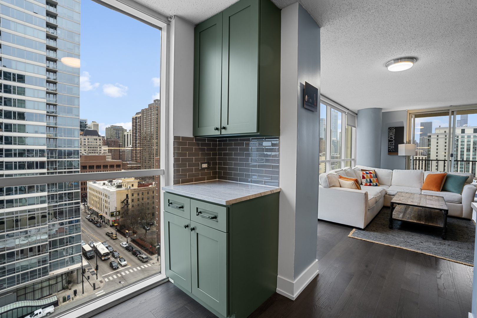 1212 N La Salle Drive Unit: 1401