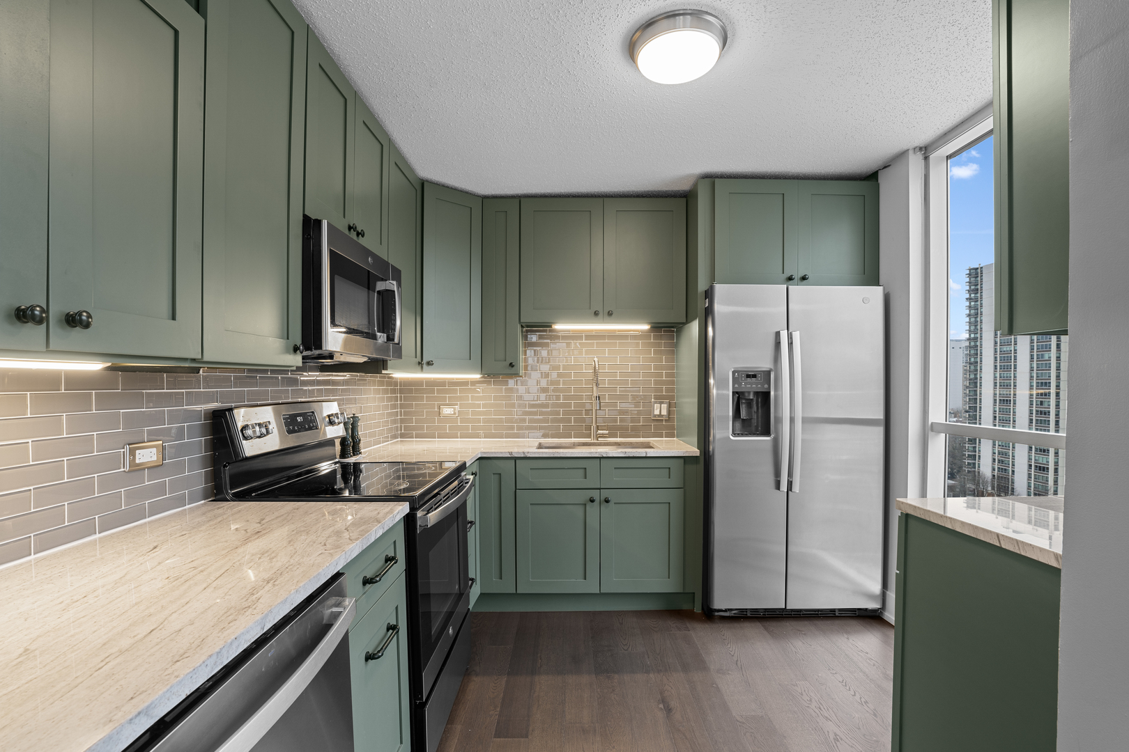 1212 N La Salle Drive Unit: 1401