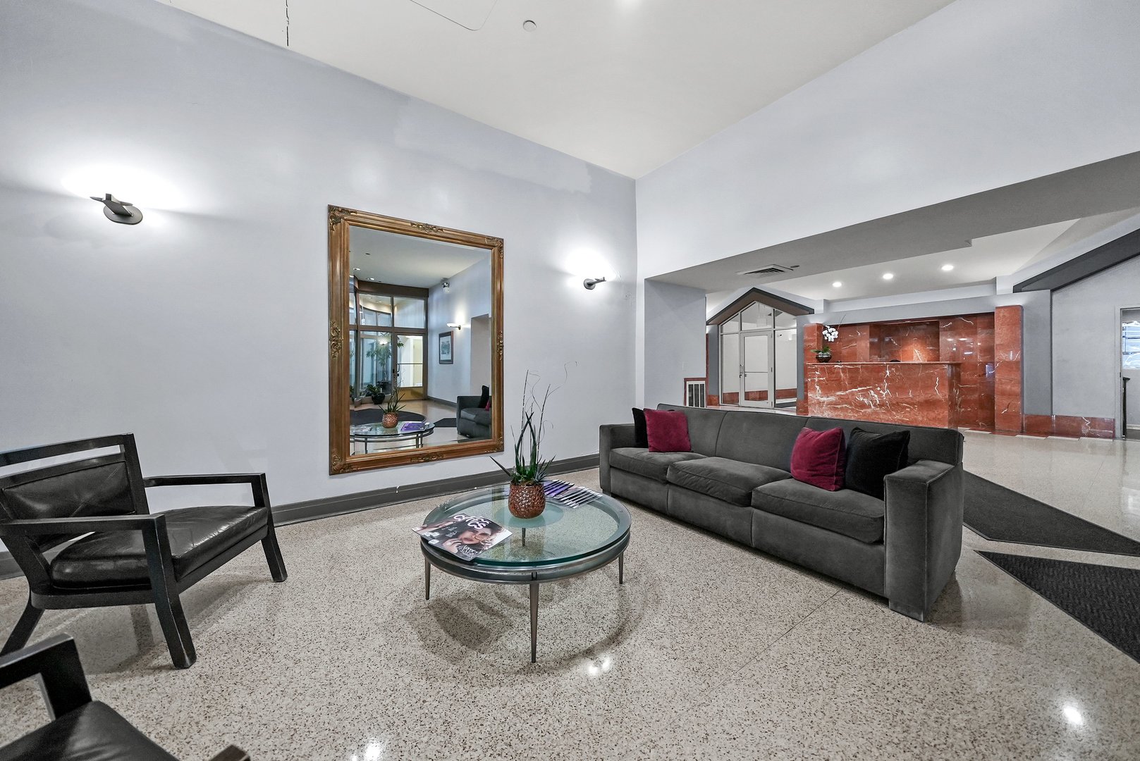 1212 N La Salle Drive Unit: 1401