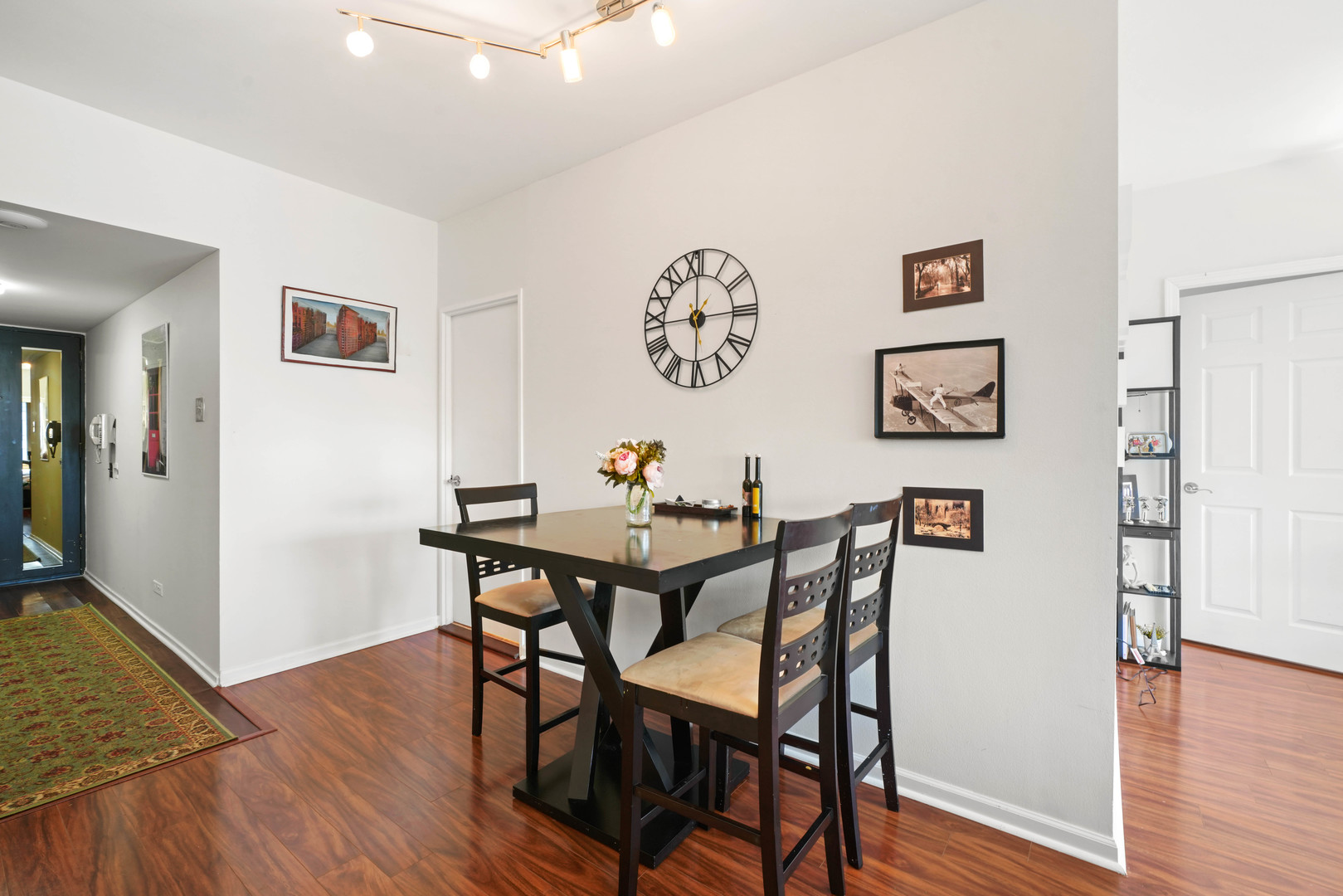 175 E DELAWARE Place Unit: 5712