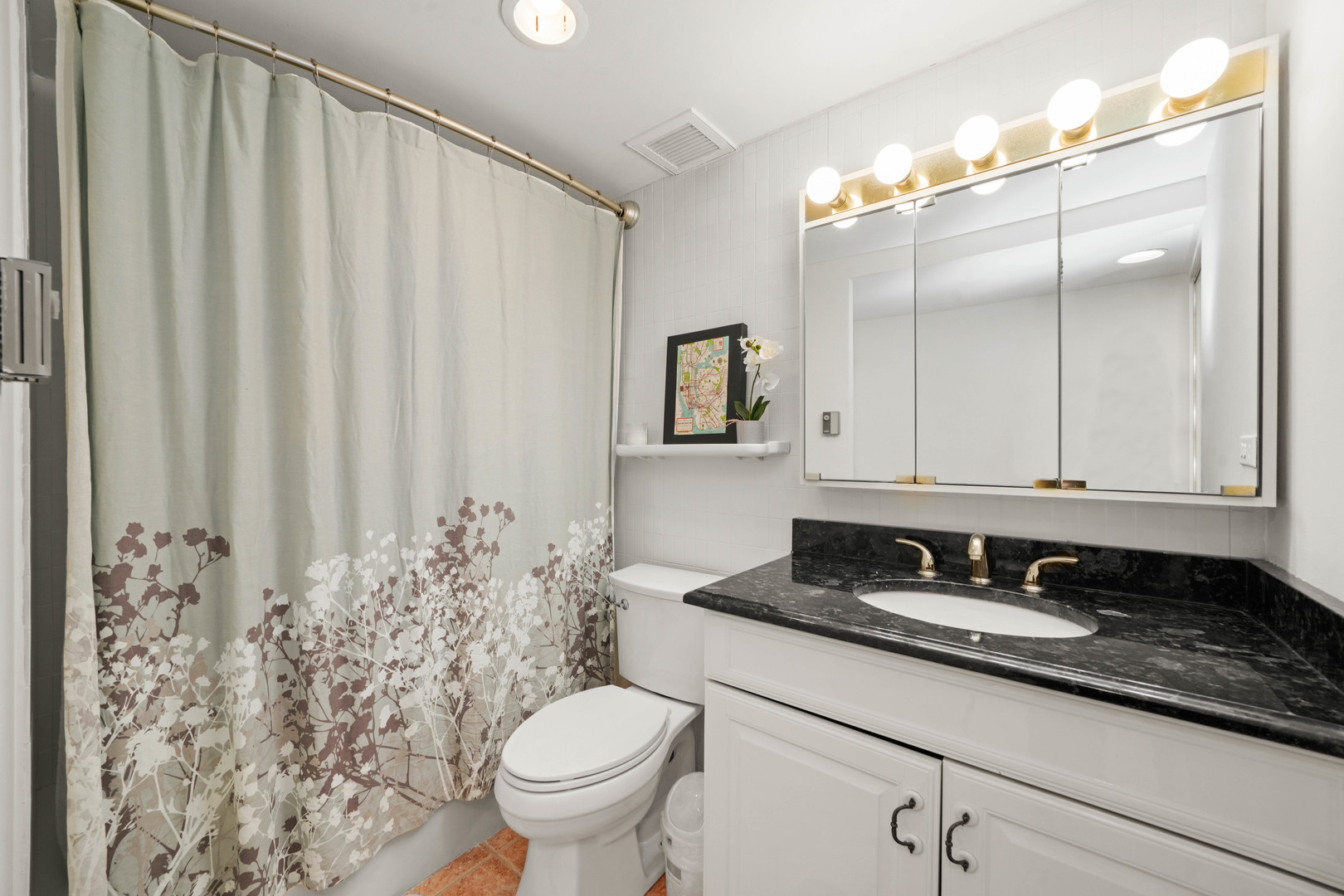 175 E DELAWARE Place Unit: 5712