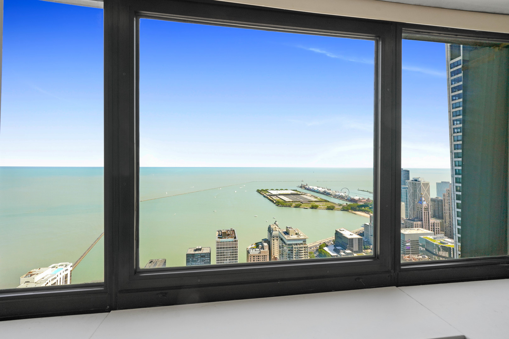 175 E DELAWARE Place Unit: 5712