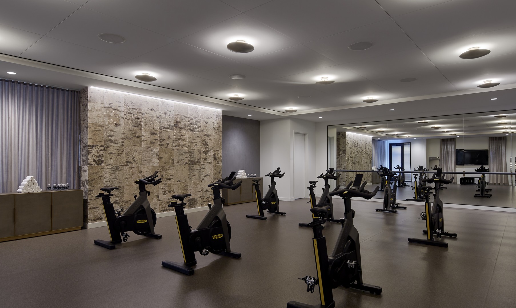 211 N Harbor Drive Unit: 1808