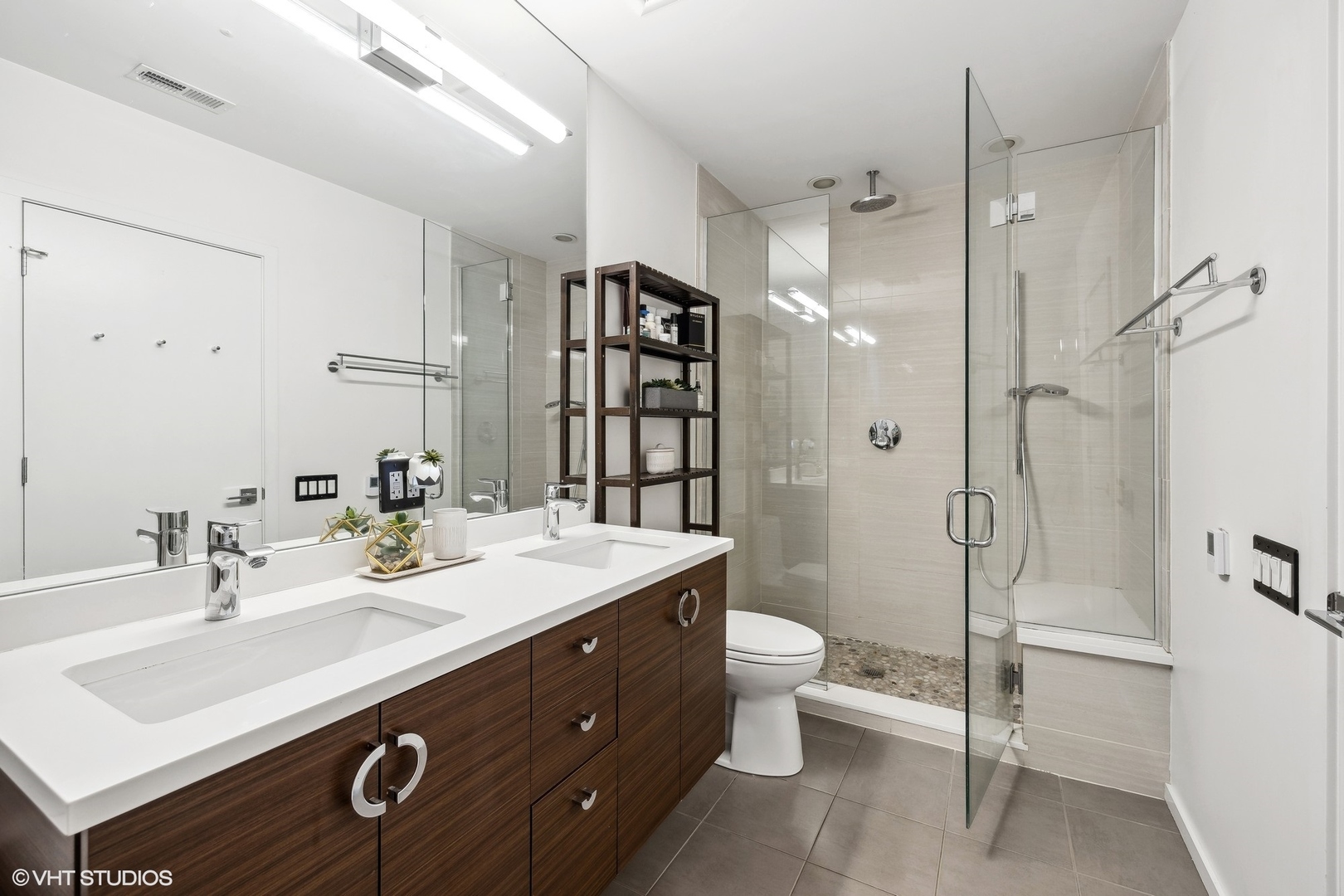 1545 W Fry Street Unit: 2