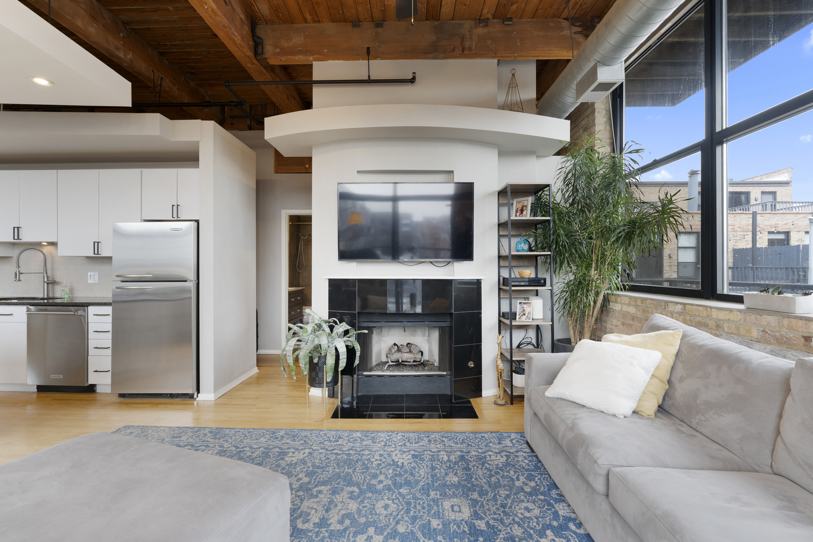 1751 N Western Avenue Unit: 307