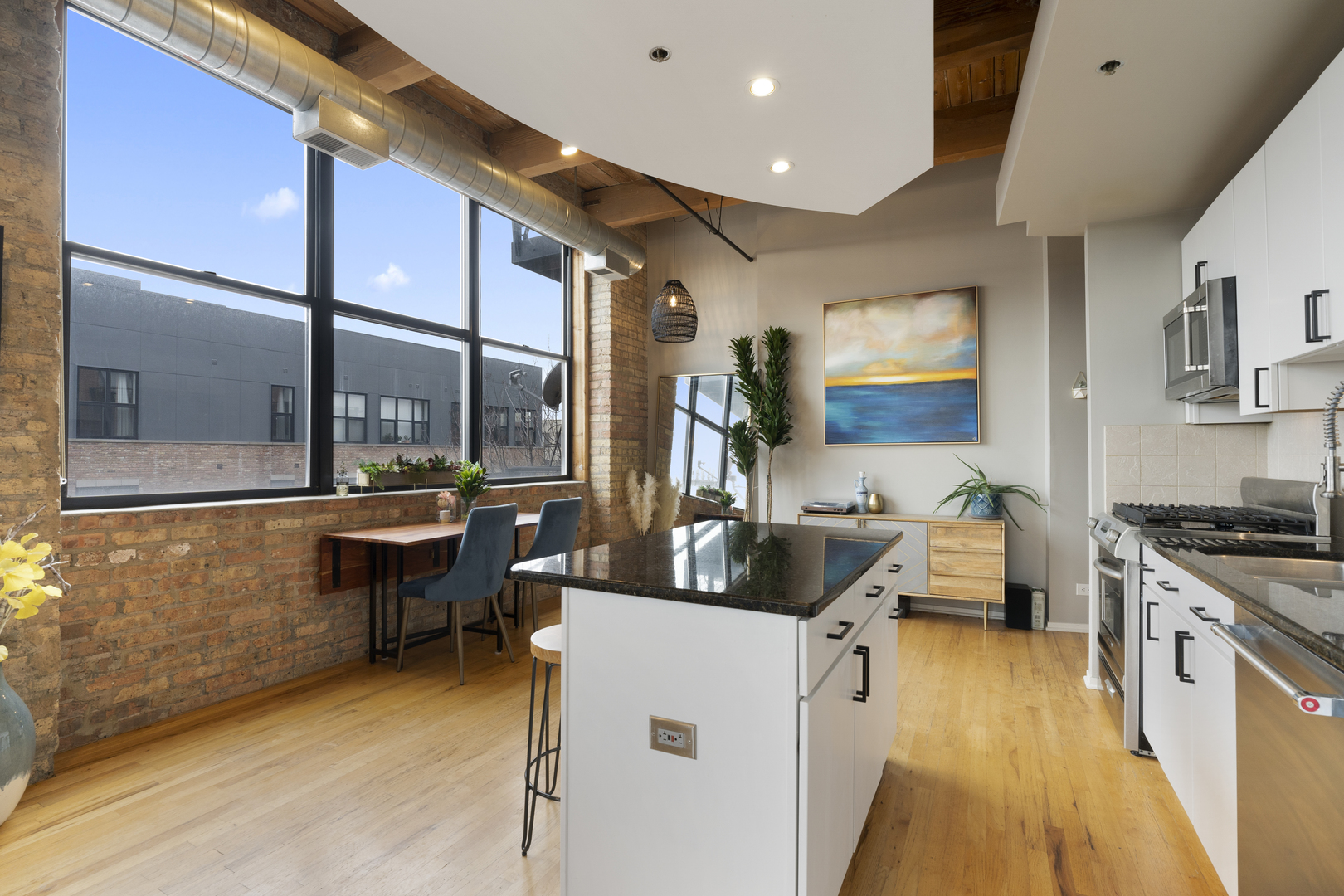 1751 N Western Avenue Unit: 307