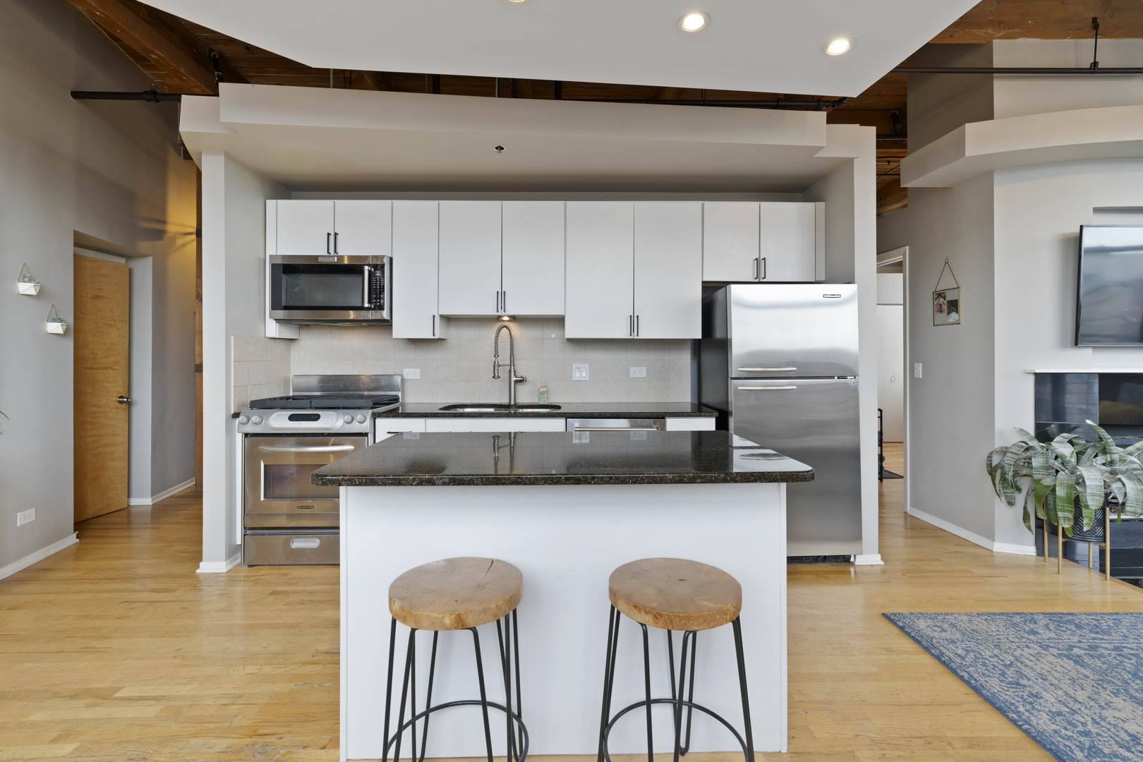 1751 N Western Avenue Unit: 307