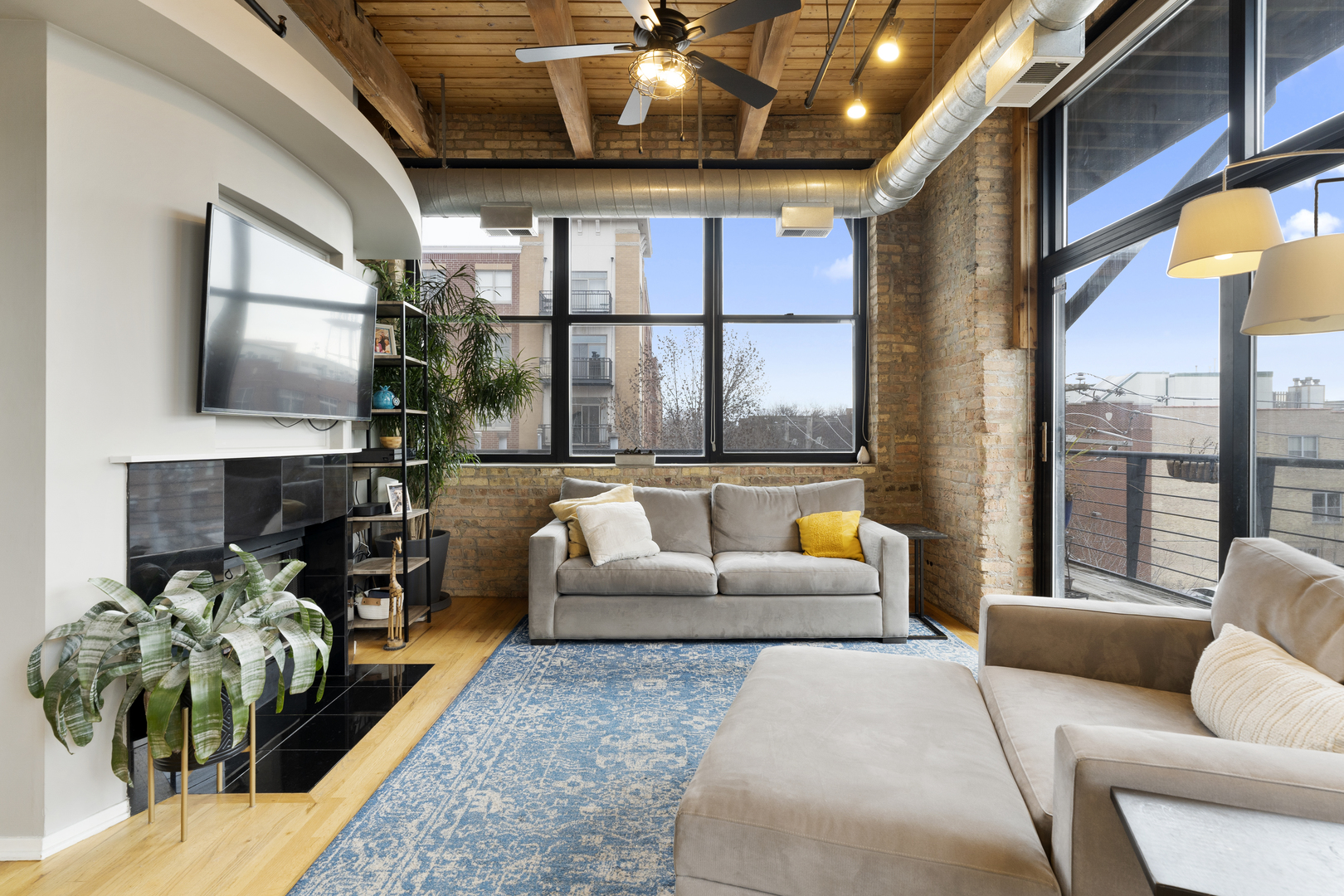 1751 N Western Avenue Unit: 307
