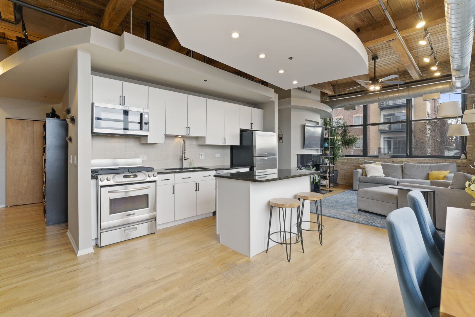 1751 N Western Avenue Unit: 307