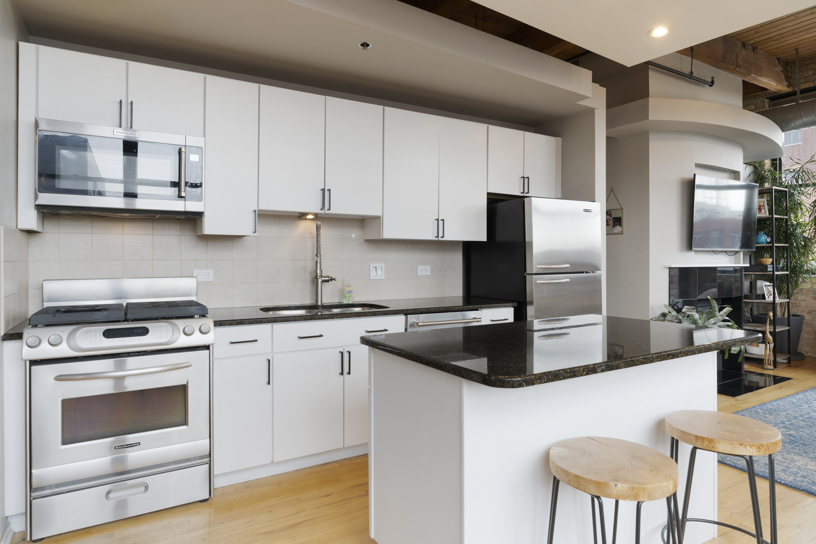 1751 N Western Avenue Unit: 307