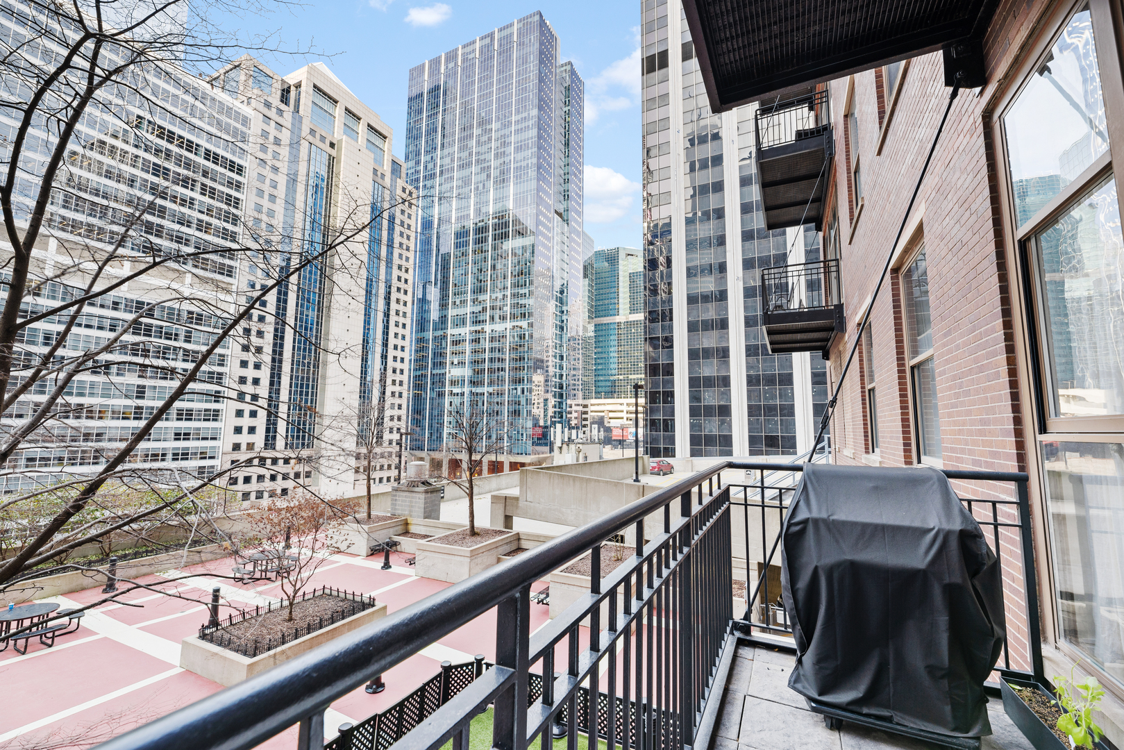 212 W WASHINGTON Street Unit: 704C