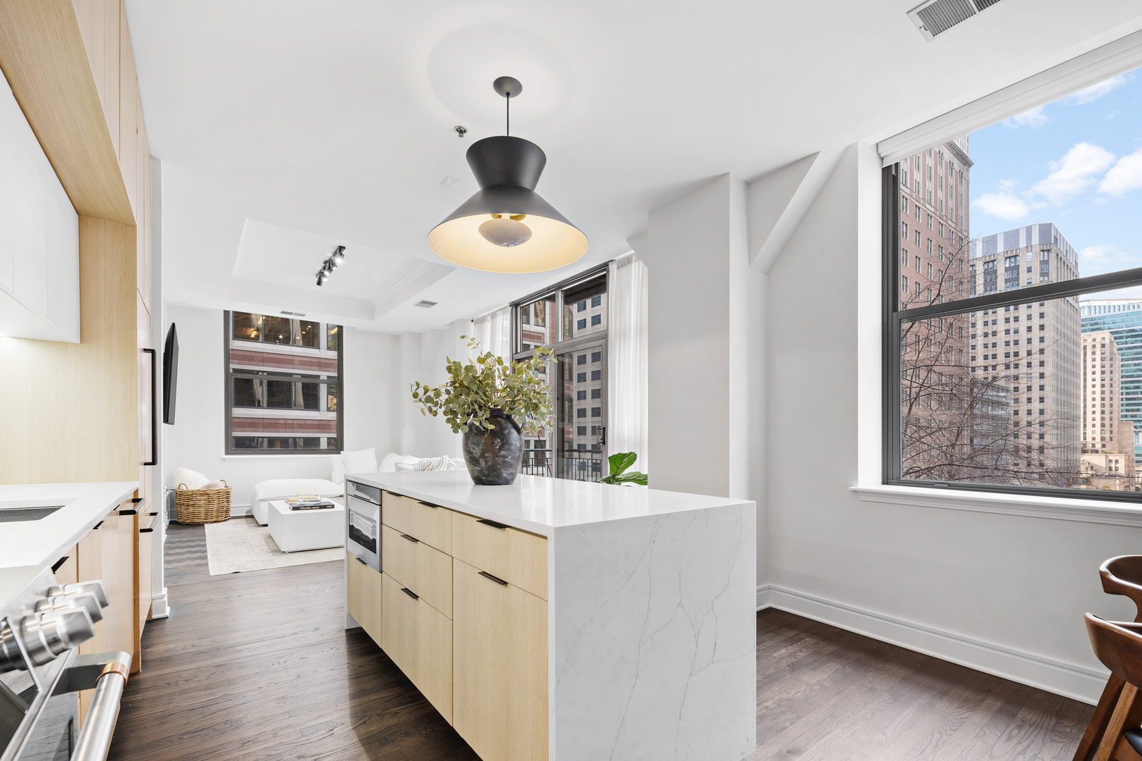 212 W WASHINGTON Street Unit: 704C