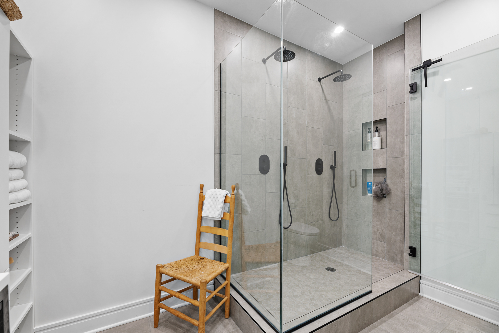 212 W WASHINGTON Street Unit: 704C