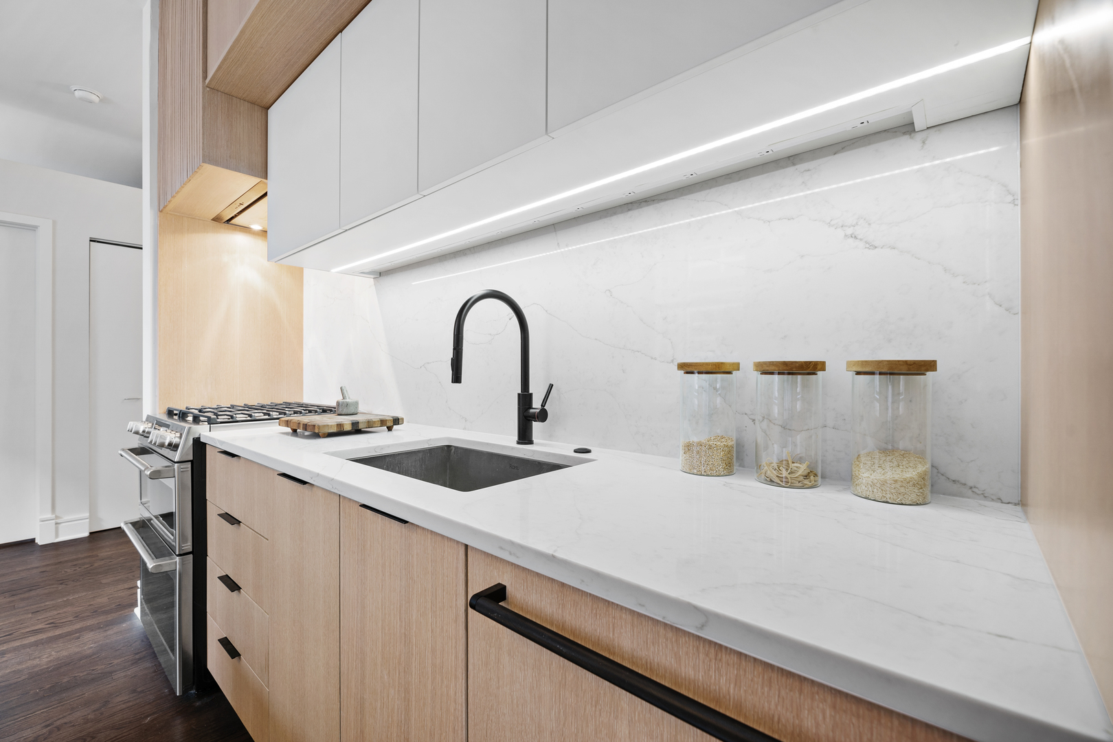 212 W WASHINGTON Street Unit: 704C