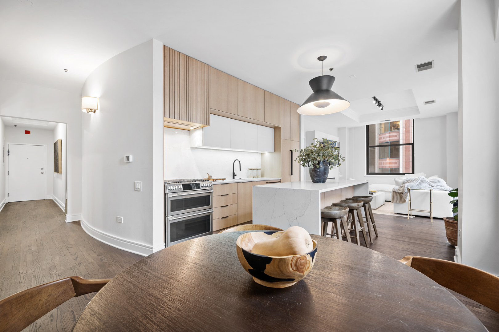 212 W WASHINGTON Street Unit: 704C