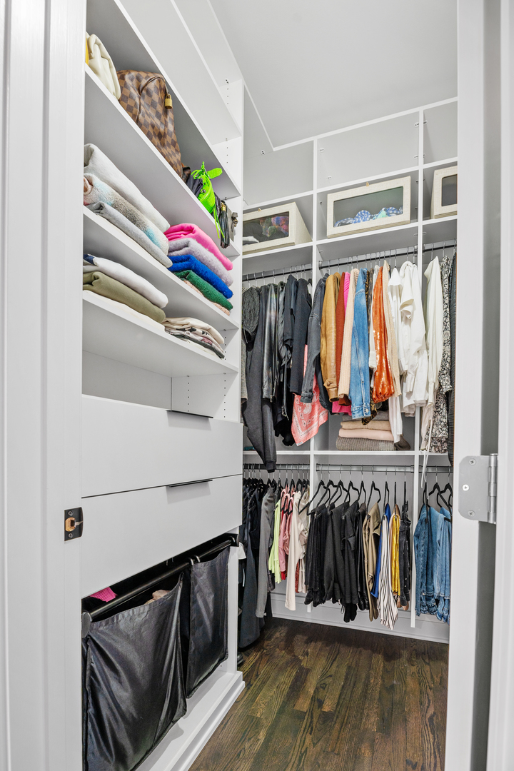 212 W WASHINGTON Street Unit: 704C