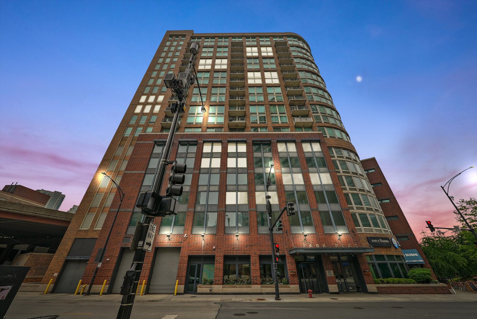 600 N KINGSBURY Street Unit: 1510