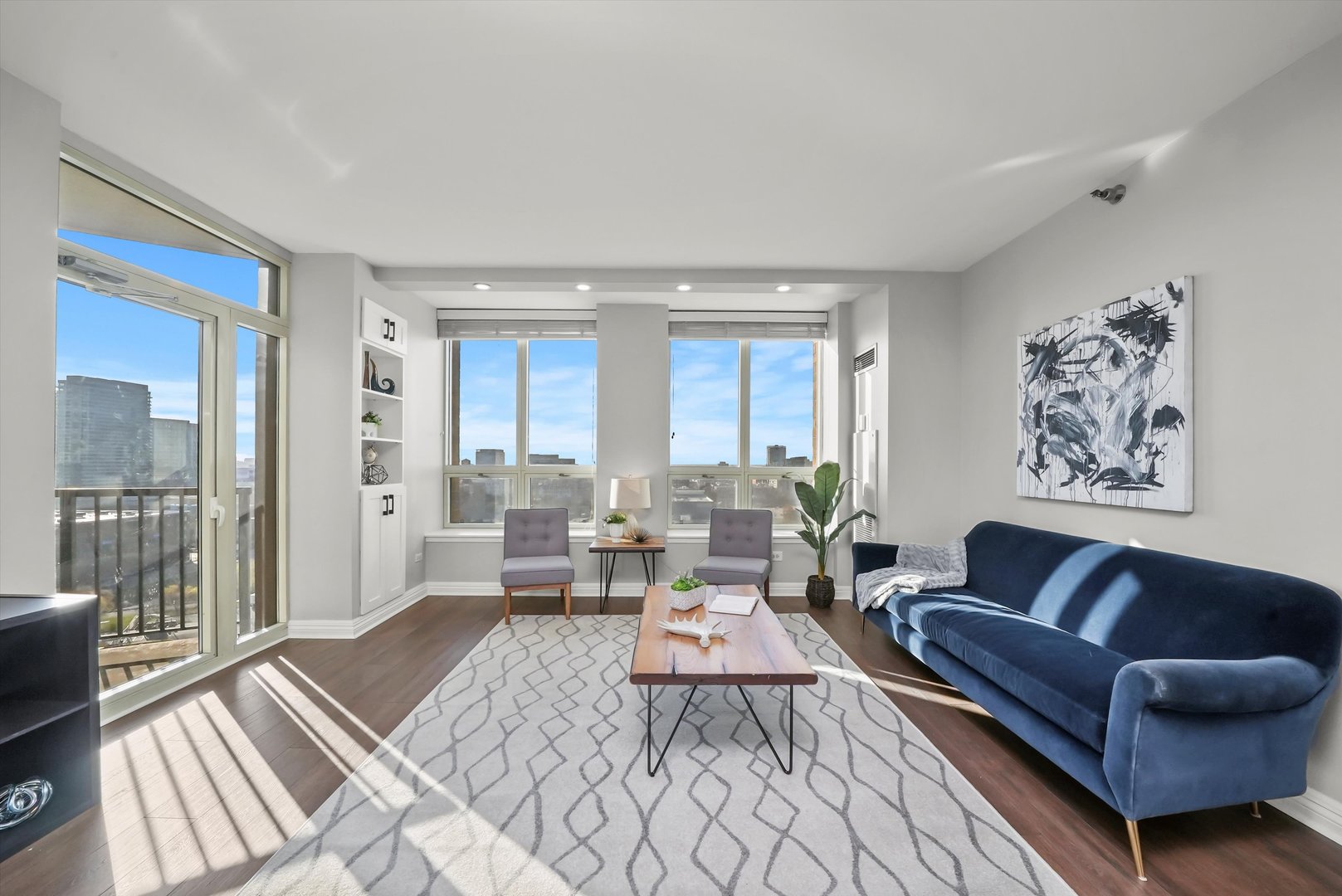 600 N KINGSBURY Street Unit: 1510