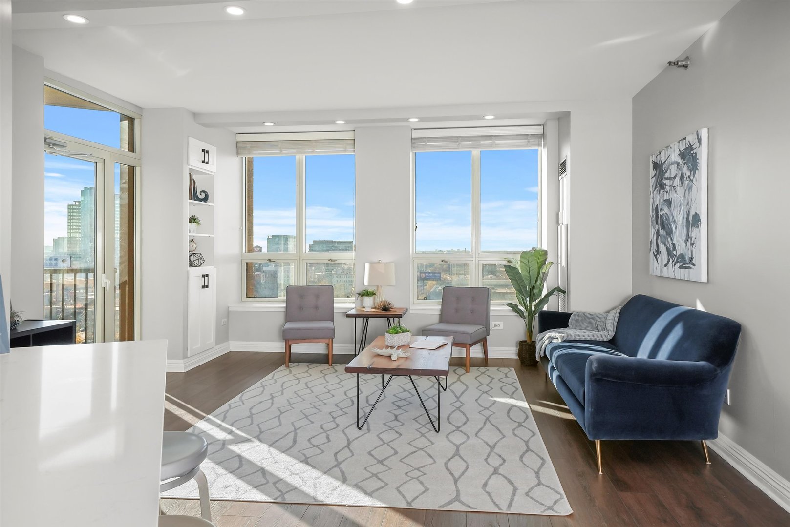 600 N KINGSBURY Street Unit: 1510