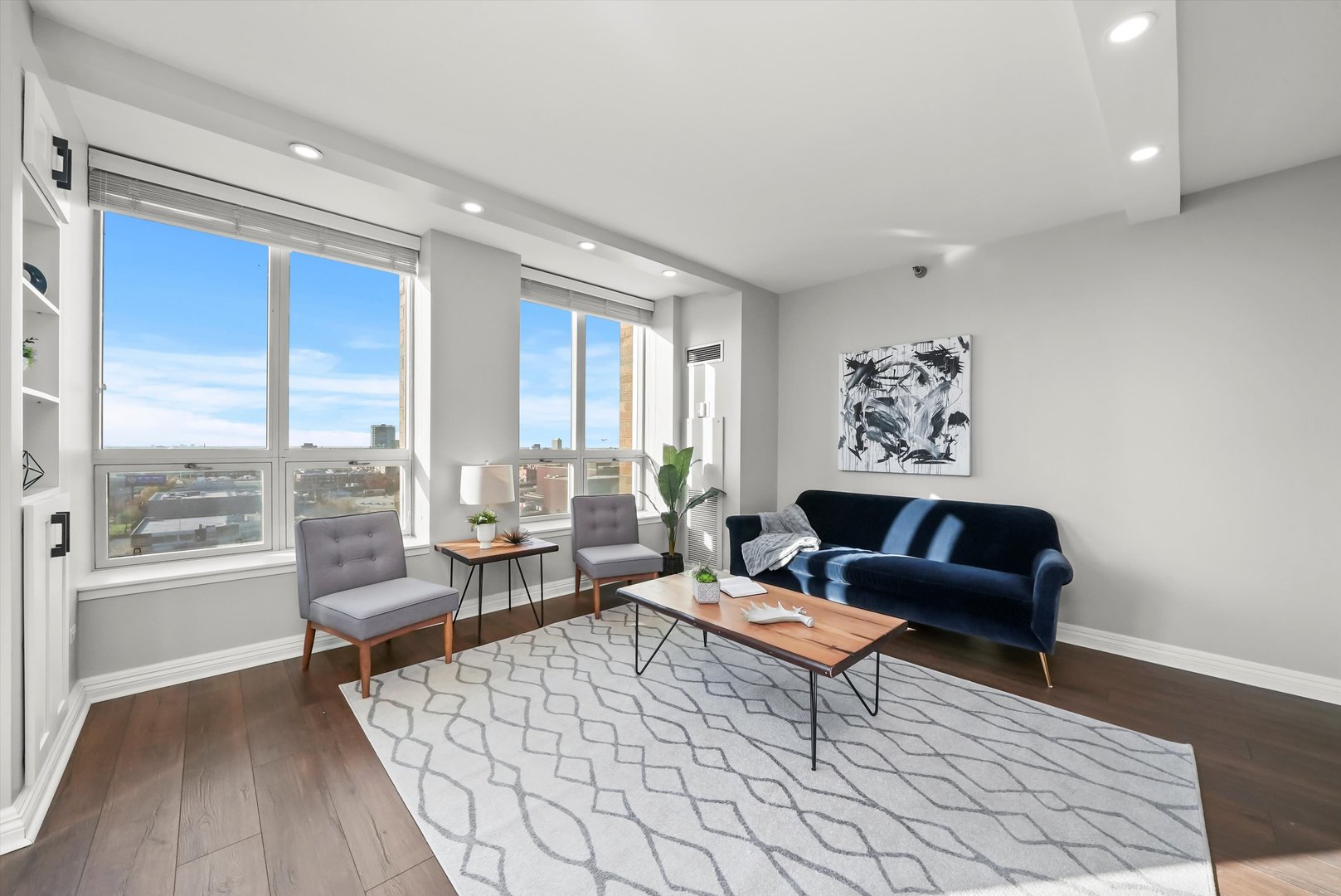 600 N KINGSBURY Street Unit: 1510