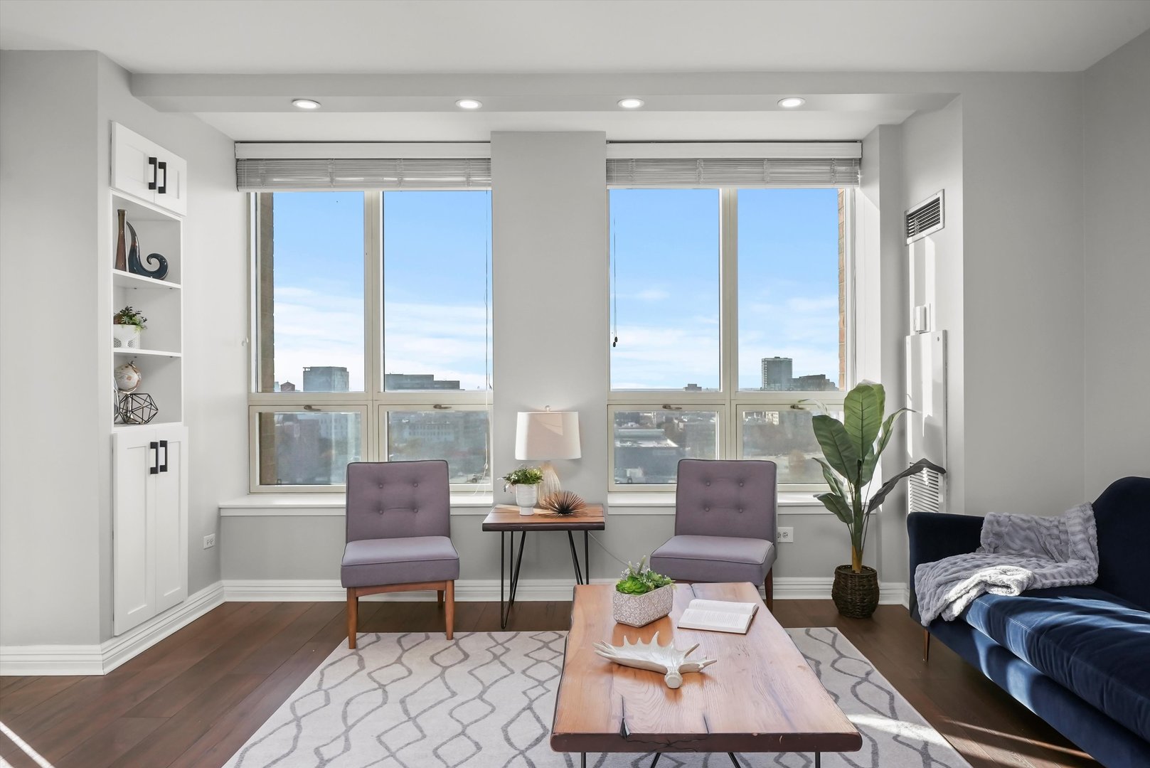 600 N KINGSBURY Street Unit: 1510