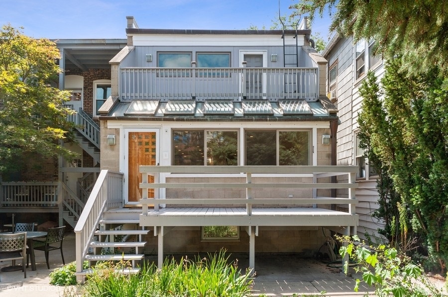 1446 W Diversey Parkway