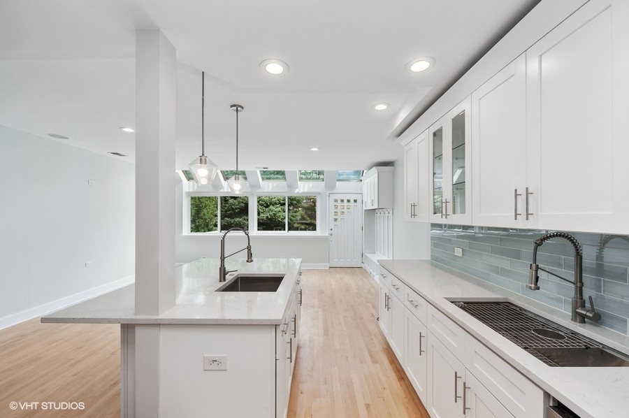 1446 W Diversey Parkway