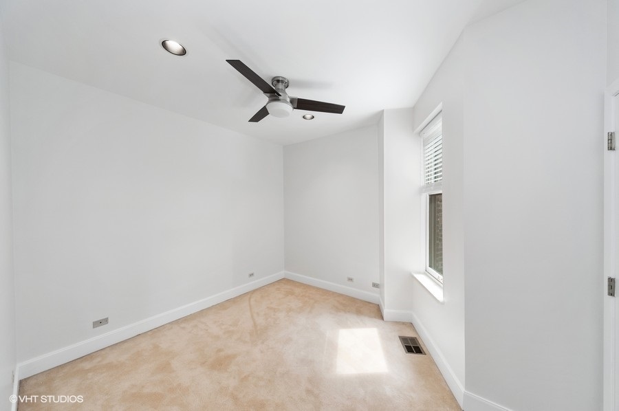 1446 W Diversey Parkway