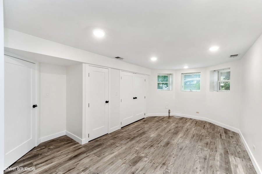 1446 W Diversey Parkway