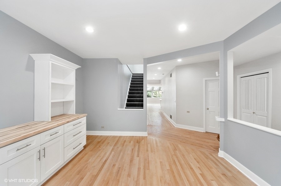 1446 W Diversey Parkway