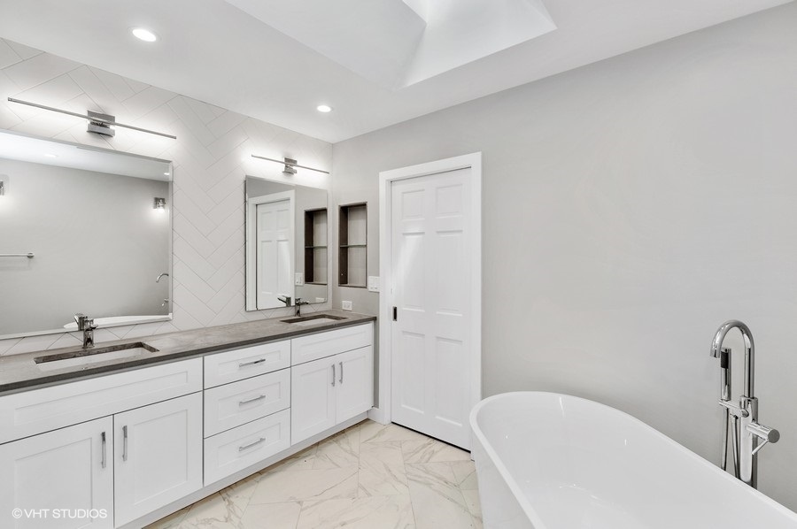 1446 W Diversey Parkway