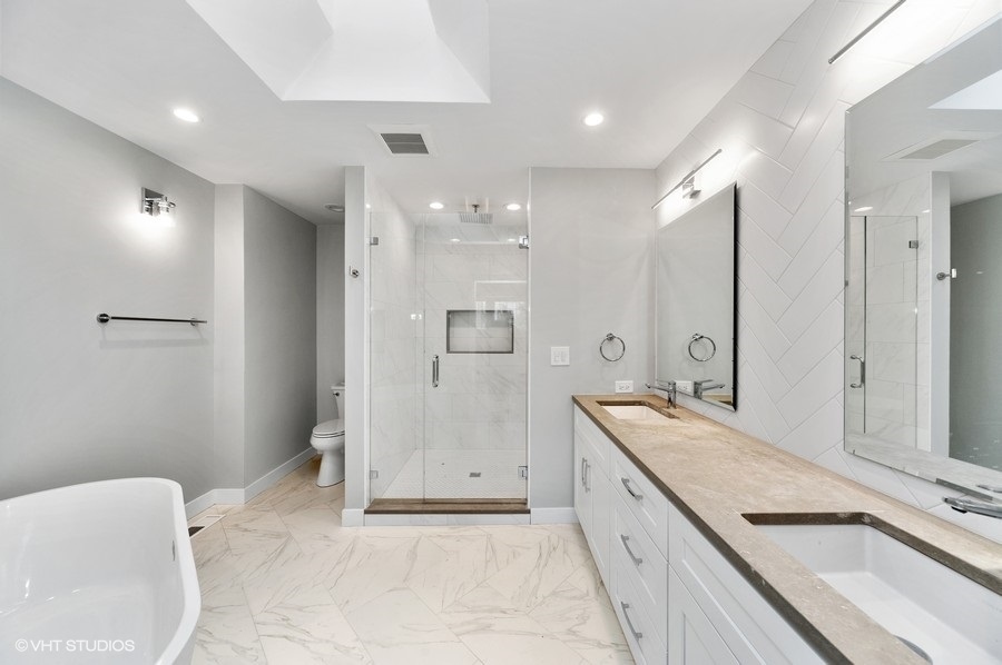 1446 W Diversey Parkway