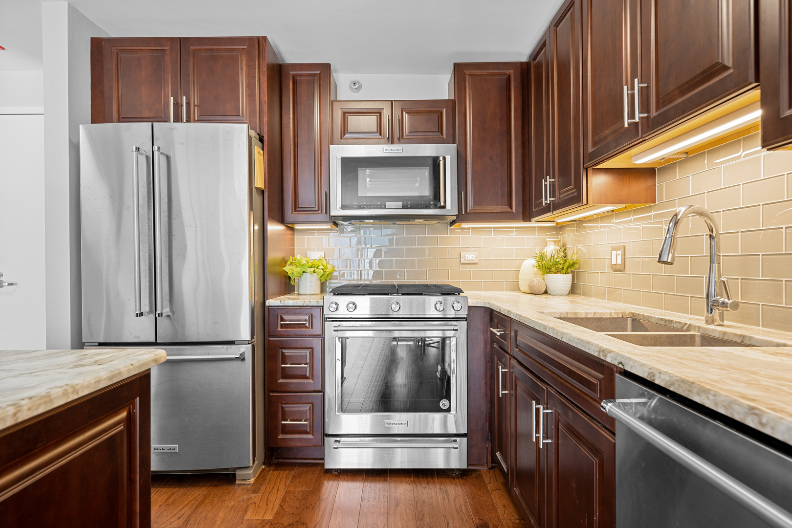 545 N Dearborn Street Unit: 2808